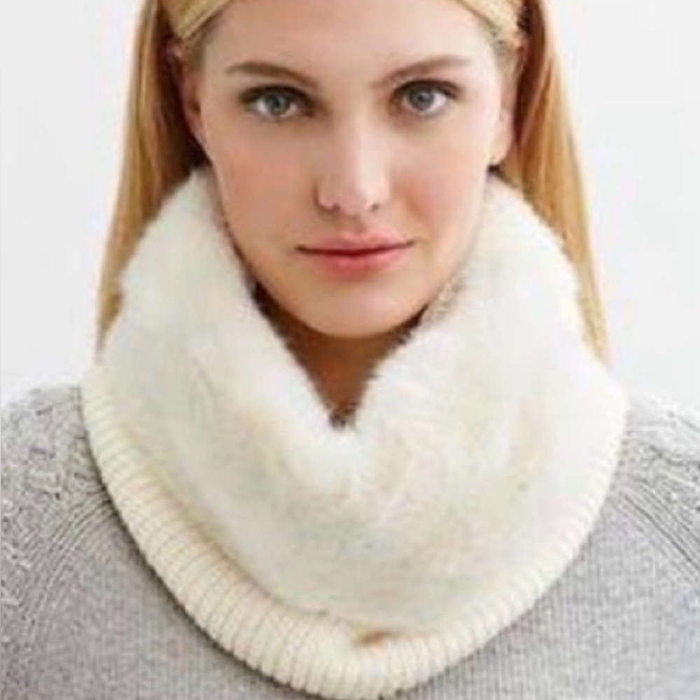 Banana Republic Faux Fur Neck Warmer/ Scarf